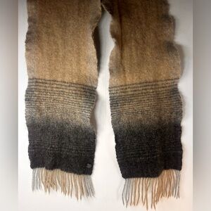 Fraas Scarf, 100% Cashmere. Gradient Color Scheme